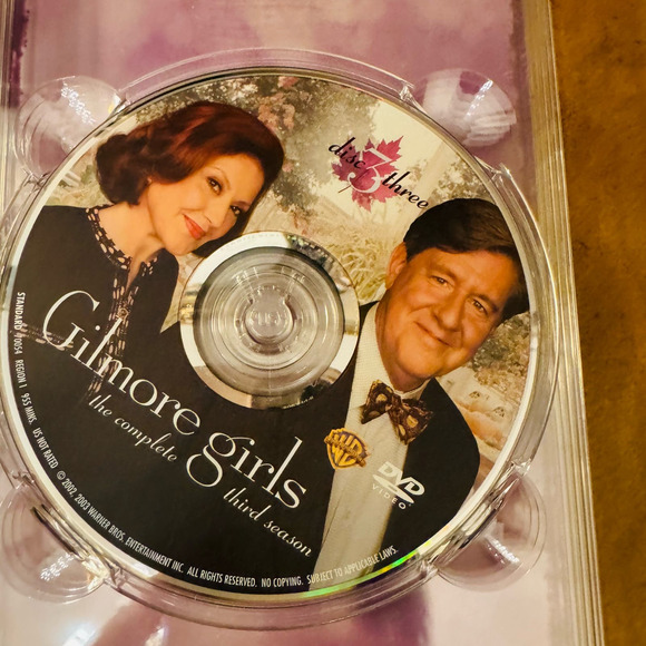 Gilmore Girls The Complete Third Season DVD Set 6 CD Discs Lorelai Rory Snookie - Picture 8 of 11